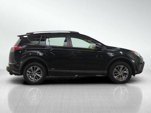 2017 Toyota RAV4 Hybrid XLE
