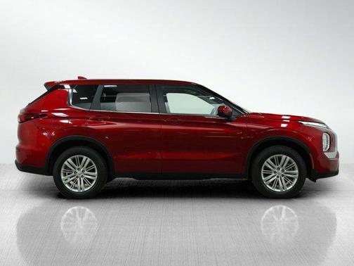 2022 Mitsubishi Outlander ES