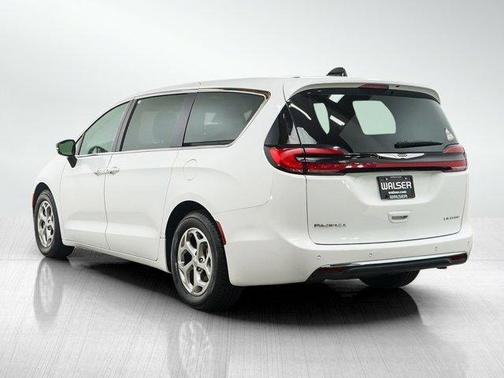 Bright White Clearcoat 2024 Chrysler Pacifica Limited