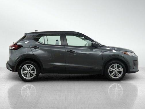 2022 Nissan Kicks S
