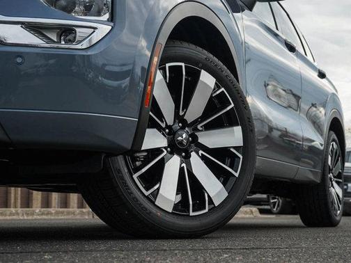 2025 Mitsubishi Outlander SEL