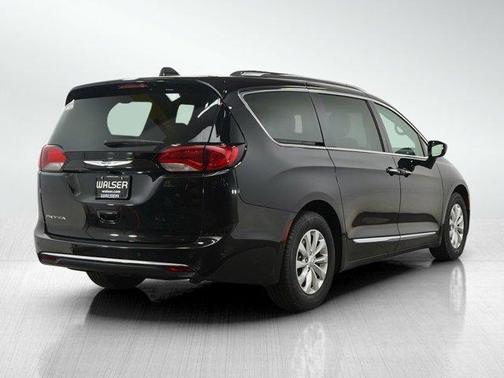 2018 Chrysler Pacifica Touring-L