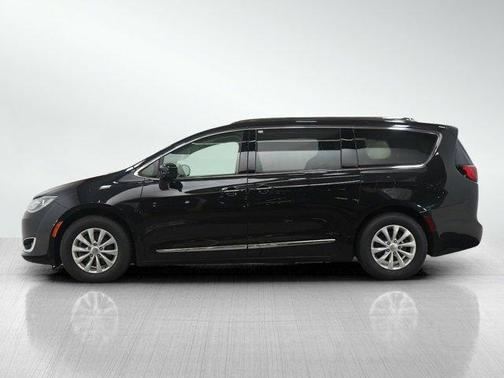 2018 Chrysler Pacifica Touring-L