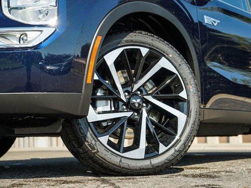 2025 Mitsubishi Outlander PHEV SE