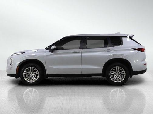 2023 Mitsubishi Outlander ES