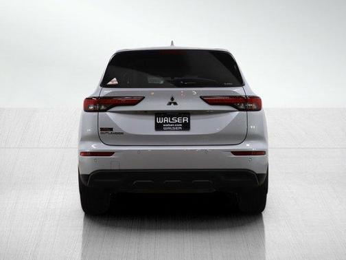 2023 Mitsubishi Outlander ES