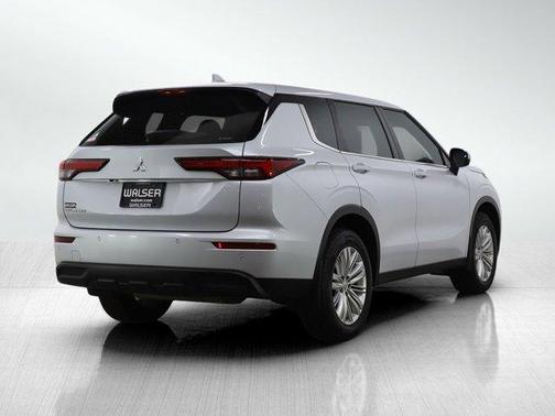 2023 Mitsubishi Outlander ES