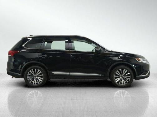 2020 Mitsubishi Outlander SE