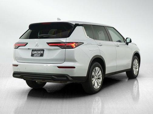 2025 Mitsubishi Outlander ES