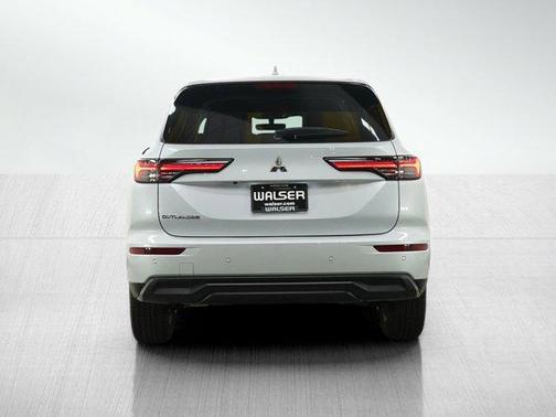2025 Mitsubishi Outlander ES