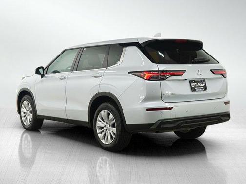 2025 Mitsubishi Outlander ES