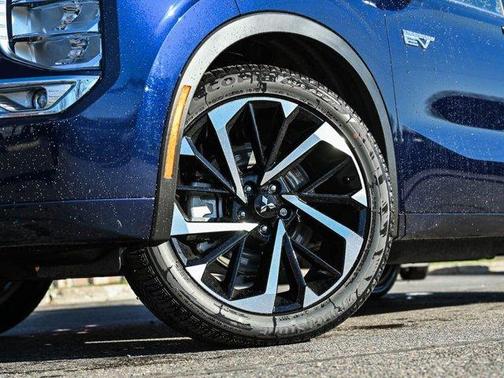 2025 Mitsubishi Outlander PHEV SEL