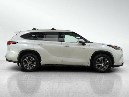 2021 Toyota Highlander Hybrid XLE