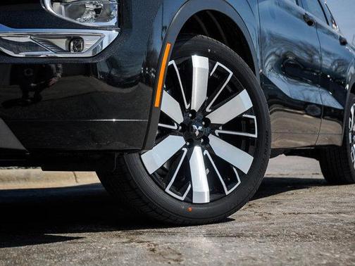 2025 Mitsubishi Outlander SEL