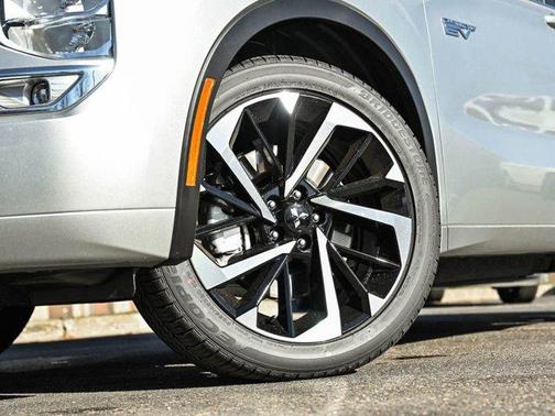 2025 Mitsubishi Outlander PHEV SEL