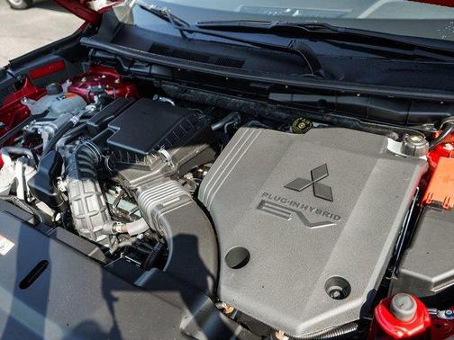 2025 Mitsubishi Outlander PHEV SE