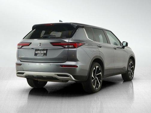 2023 Mitsubishi Outlander SE
