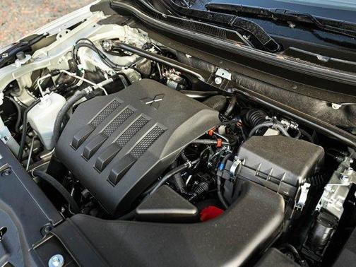 2025 Mitsubishi Eclipse Cross SE