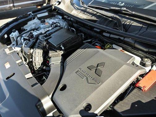 2025 Mitsubishi Outlander PHEV SEL