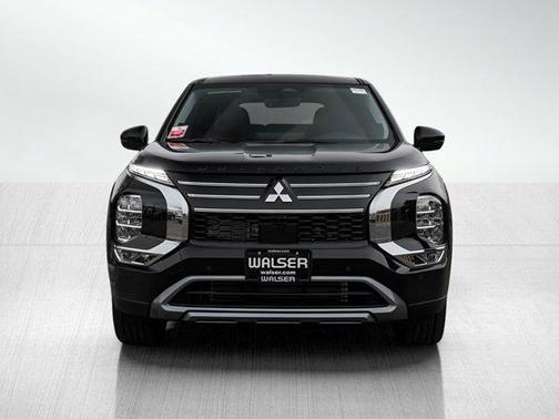 Labrador Black Pearl 2026 Mitsubishi Outlander SE