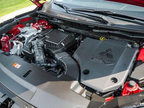 2025 Mitsubishi Outlander PHEV SE