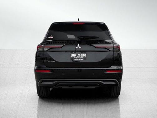 2026 Mitsubishi Outlander ES