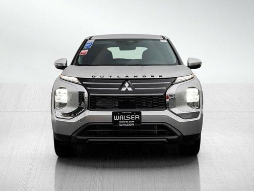 2026 Mitsubishi Outlander ES