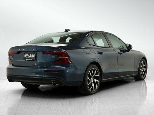 2019 Volvo S60 T6 Momentum