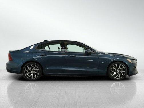 2019 Volvo S60 T6 Momentum