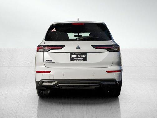 2026 Mitsubishi Outlander ES