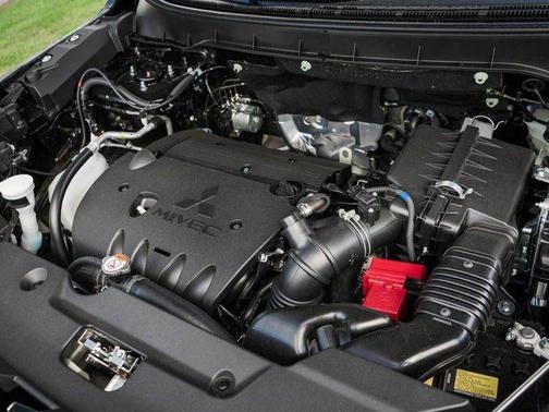 Labrador Black Pearl 2026 Mitsubishi Outlander Sport 2.0 LE