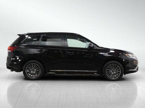 2022 Mitsubishi Outlander PHEV LE