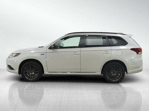 2022 Mitsubishi Outlander PHEV LE