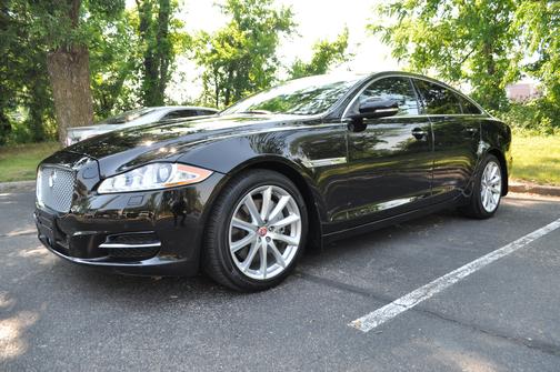 BLACK 2014 Jaguar XJ Base
