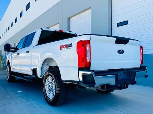 OXFORD WHITE 2025 Ford F-250 XLT