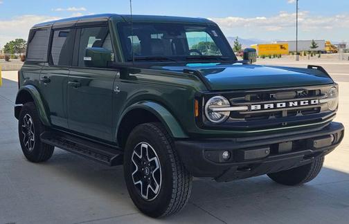 ERUPTION GREEN METALLIC 2025 Ford Bronco OUTER BANKS