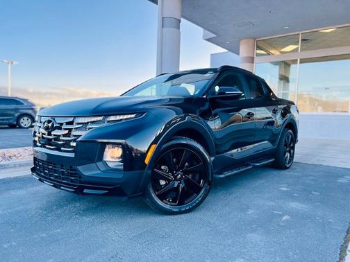 Phantom Black 2023 Hyundai SANTA CRUZ 2.5T NIGHT