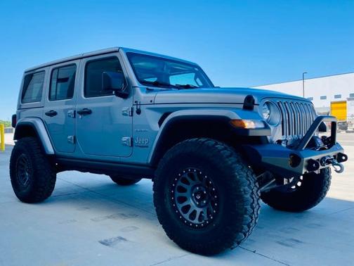 Billet Silver Metallic Clearcoat 2019 Jeep Wrangler Unlimited SAHARA