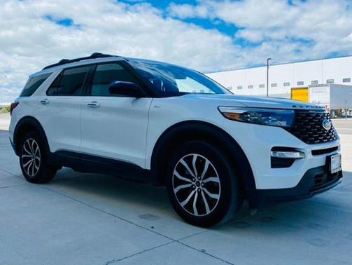 STAR WHITE MET TRI-COAT 2024 Ford Explorer ST-LINE