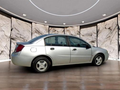 2005 Saturn Ion 1