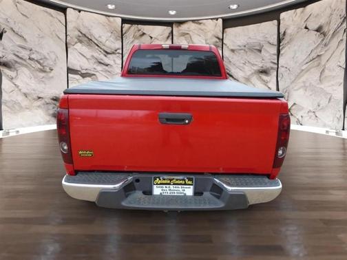 Red 2004 Chevrolet Colorado LS