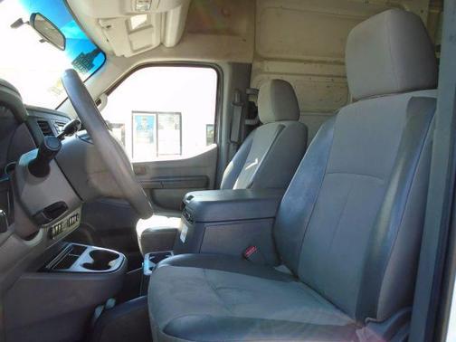 2014 Nissan NV Cargo NV2500 HD SV V6/SV V8