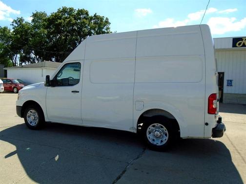 2014 Nissan NV Cargo NV2500 HD SV V6/SV V8