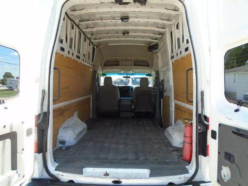 2014 Nissan NV Cargo NV2500 HD SV V6/SV V8