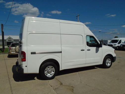 2014 Nissan NV Cargo NV2500 HD SV V6/SV V8