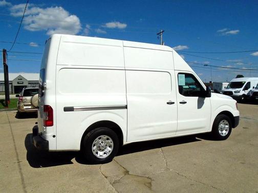 2014 Nissan NV Cargo NV2500 HD SV V6/SV V8