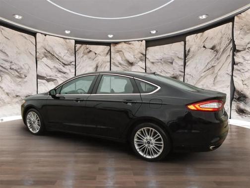 Black 2016 Ford Fusion SE