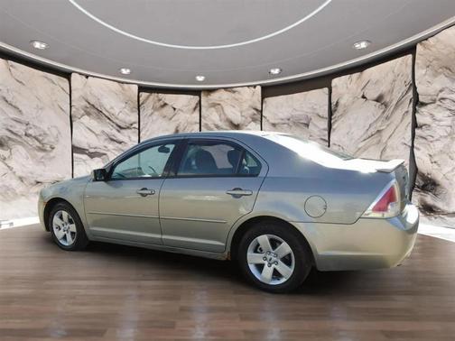 Gray 2009 Ford Fusion SE