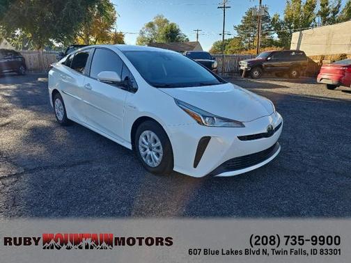 2019 Toyota Prius LE