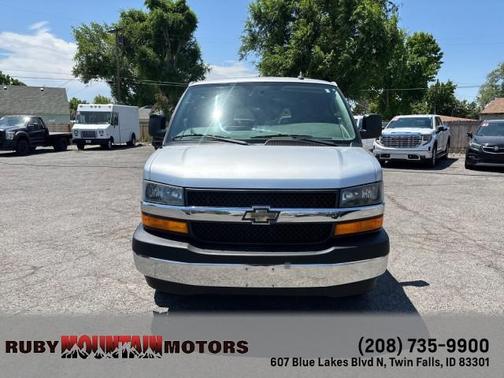 2017 Chevrolet Express 3500 LT